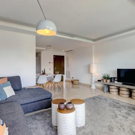 Modern Frontline - Estepona