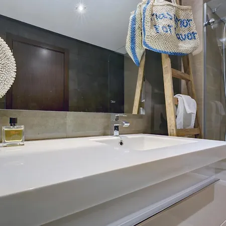 Modern Frontline - * Estepona