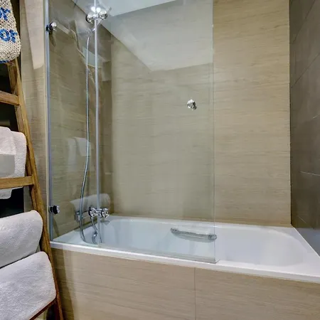 Modern Frontline - *